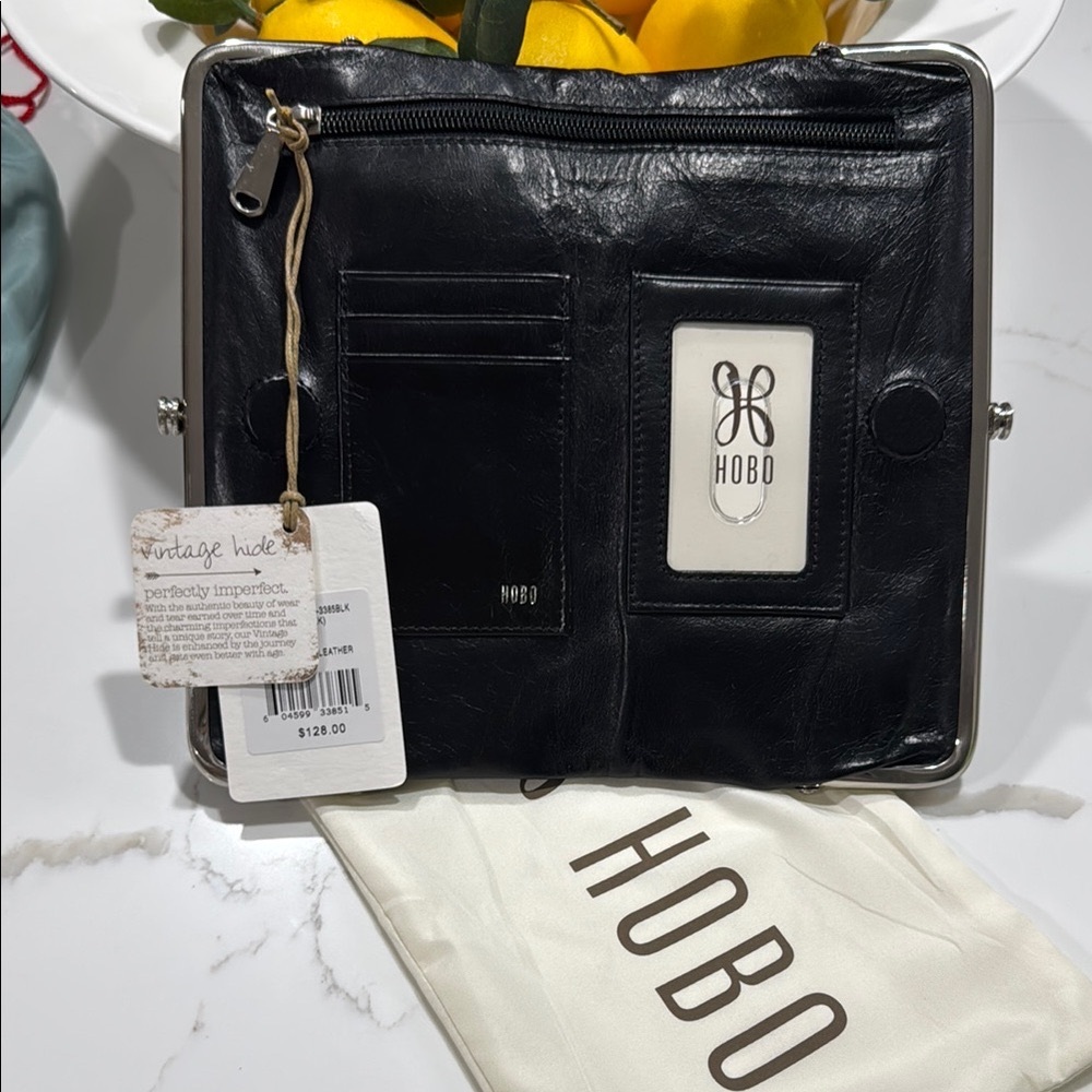 HOBO Lauren Clutch-Wallet